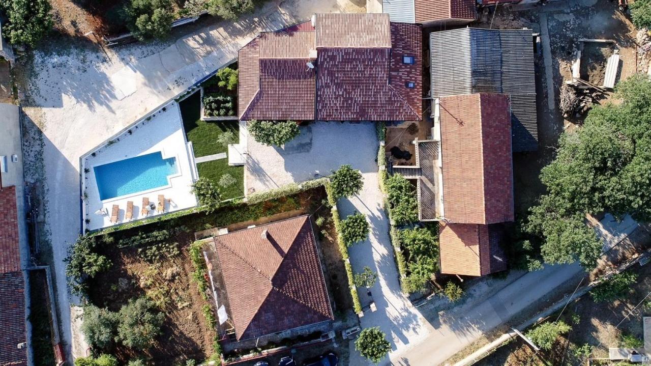 Villa Navita Augustinus With Pool Debeljak 外观 照片