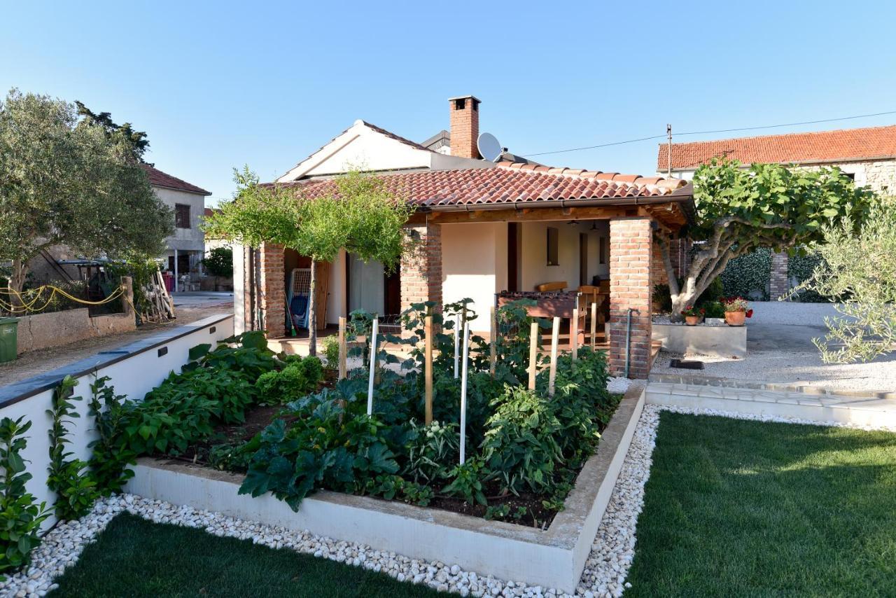 Villa Navita Augustinus With Pool Debeljak 外观 照片