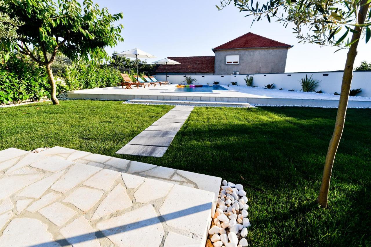 Villa Navita Augustinus With Pool Debeljak 外观 照片